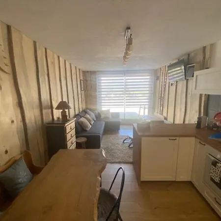 Le Cocon Pelerins Apartment *